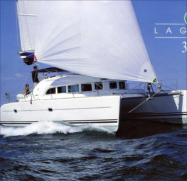 Yacht charter Lagoon 380 - Greece, Attica, Athens