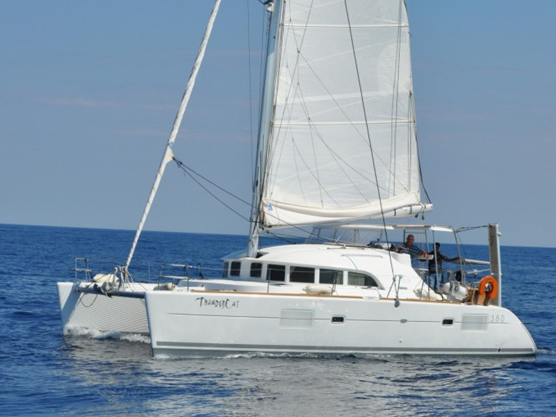 Yacht charter Lagoon 380 - Greece, Attica, Lavrio