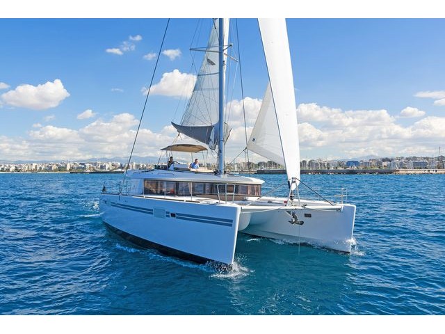 Yacht charter Lagoon 450  Fly A/C & GEN & WM - Greece, Ionian Islands, Corfu