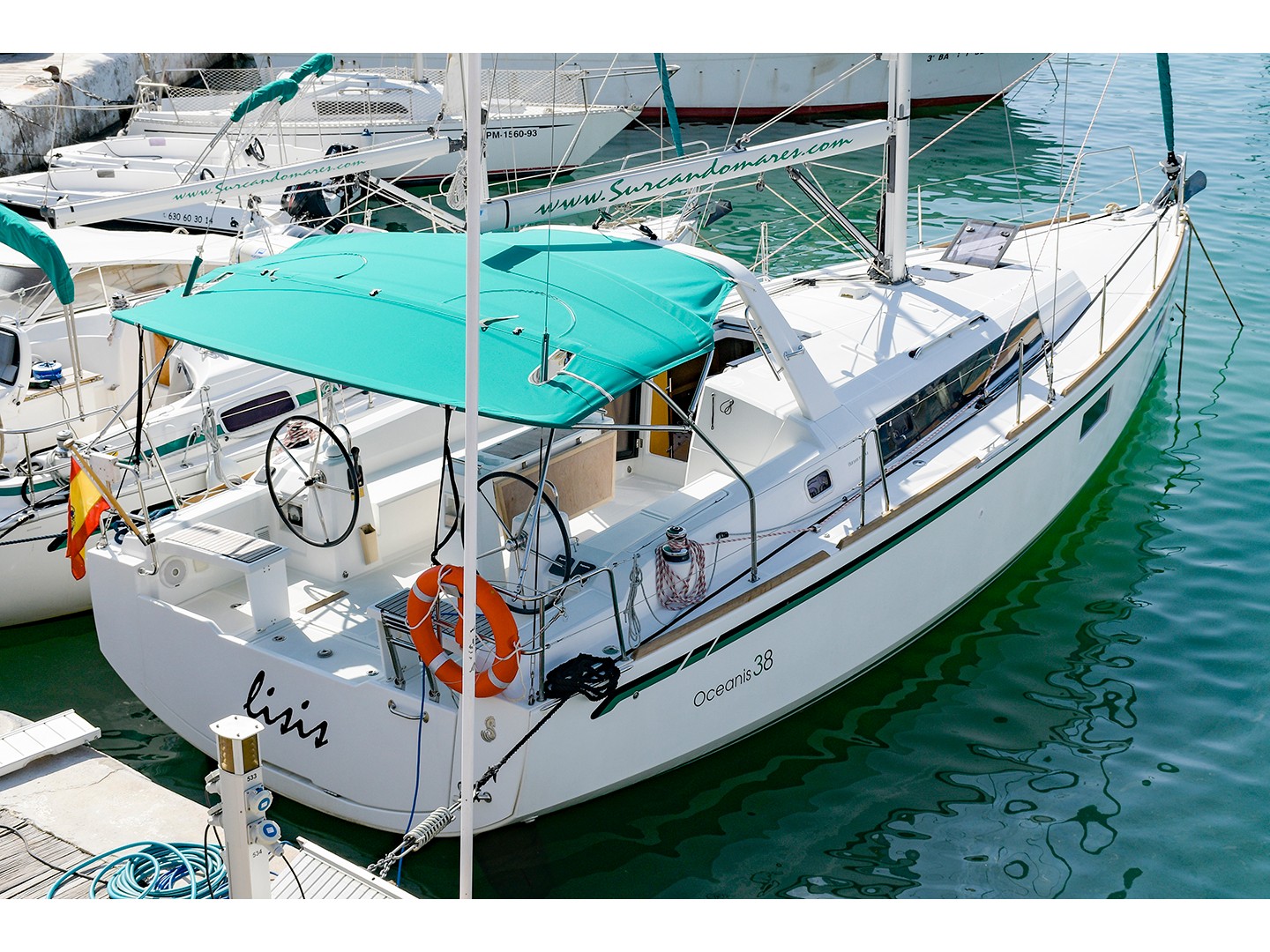 Yacht charter Oceanis 38 - 