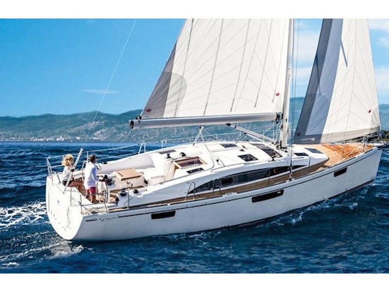 Yacht charter Bavaria C42 /3cab - Italy, Tuscany, wingtip