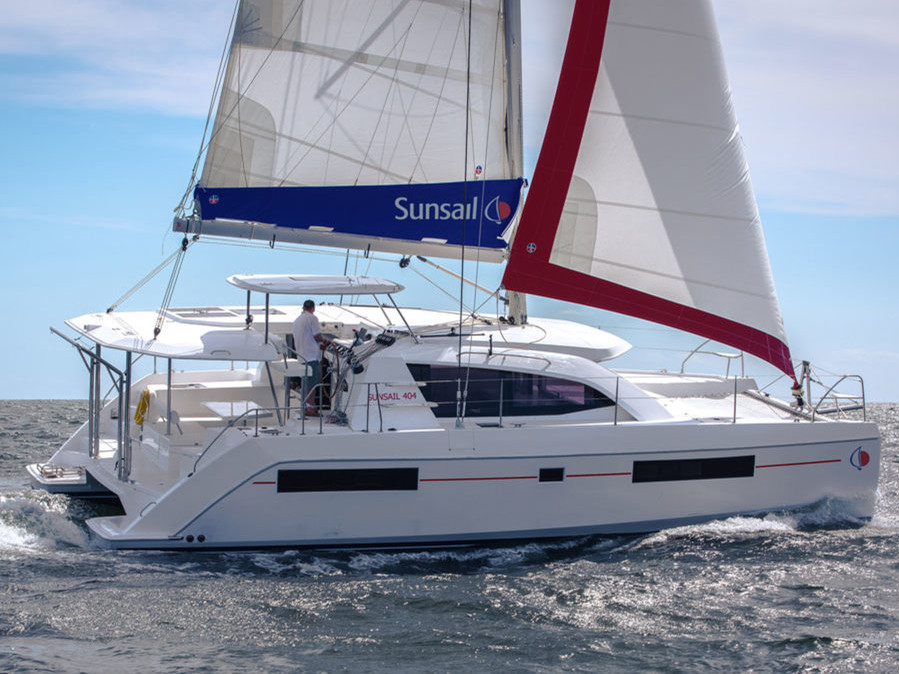 Yacht charter Leopard 40 - Italy, Sicilia, Portorosa