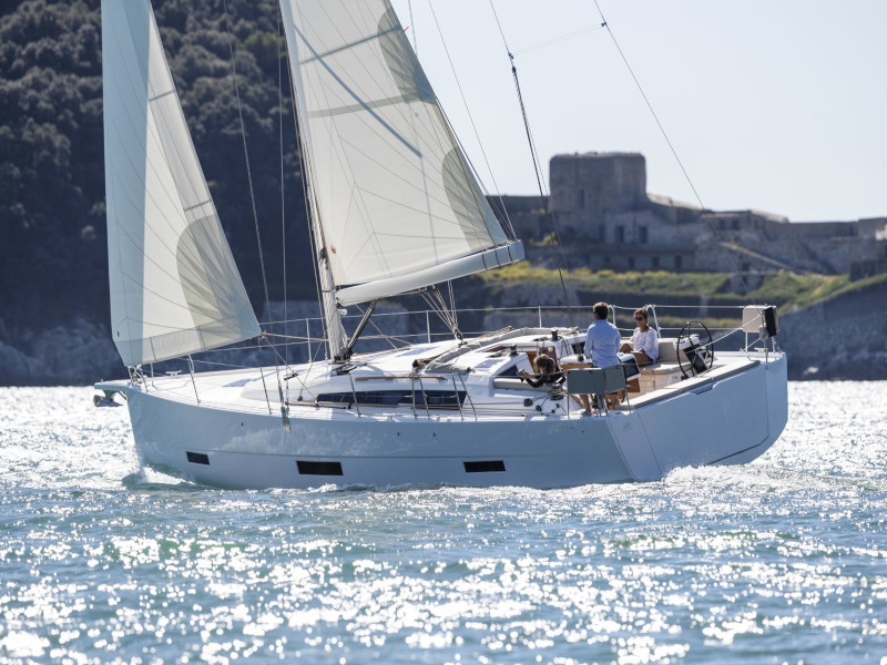 Yacht charter Dufour 430 - Italy, Sardinia, Portisco