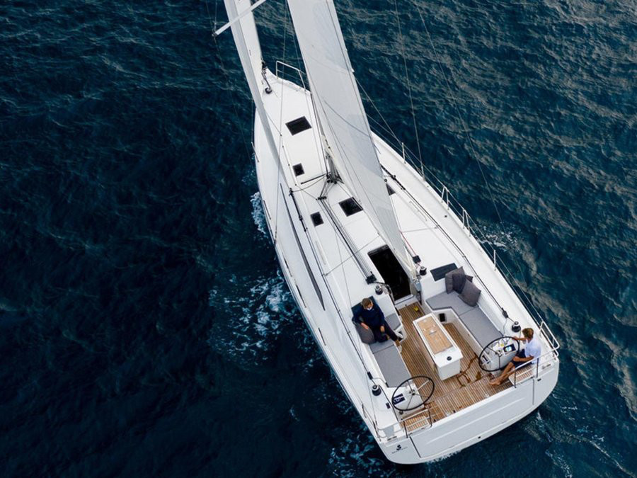 Yacht charter Sunsail Oceanis 40.1 - Italy, Sicilia, Portorosa