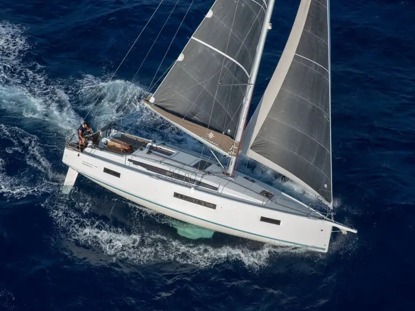 Yacht charter Sun Odyssey 410 - France, French Riviera, Bormes les Mimosas