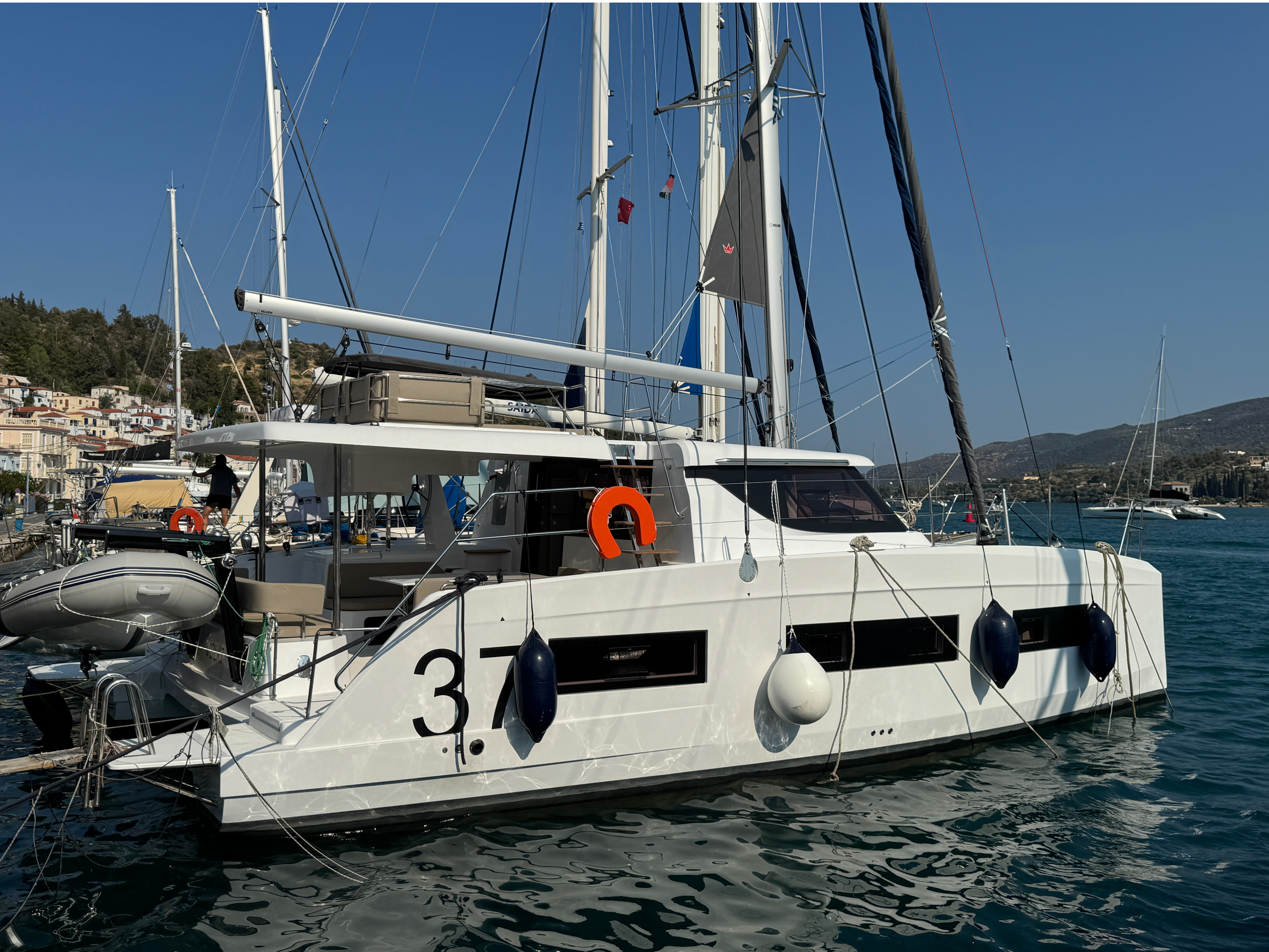Yacht charter Aventura 37 - Greece, Attica, Athens