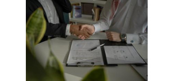 Koszty dodatkowe przy czarterze jachtu – co warto uwzględnić w budżecie?