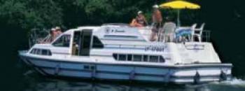 Yacht charter Crusader - Modern - Italy, Venice, Overpriced
