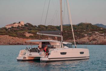 Yachtcharter Isla 40  - Französisch-Polynesien, Liaitea, Apoiti