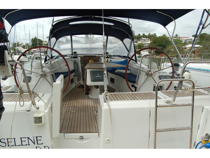 Yacht charter Oceanis 54  - Caribbean, Martinique, The sailor