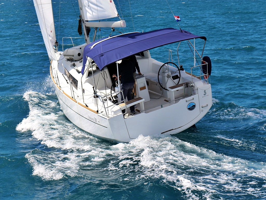 OCEANIS 38.1 BT, Croatia, Northern Dalmatia, Sukosan