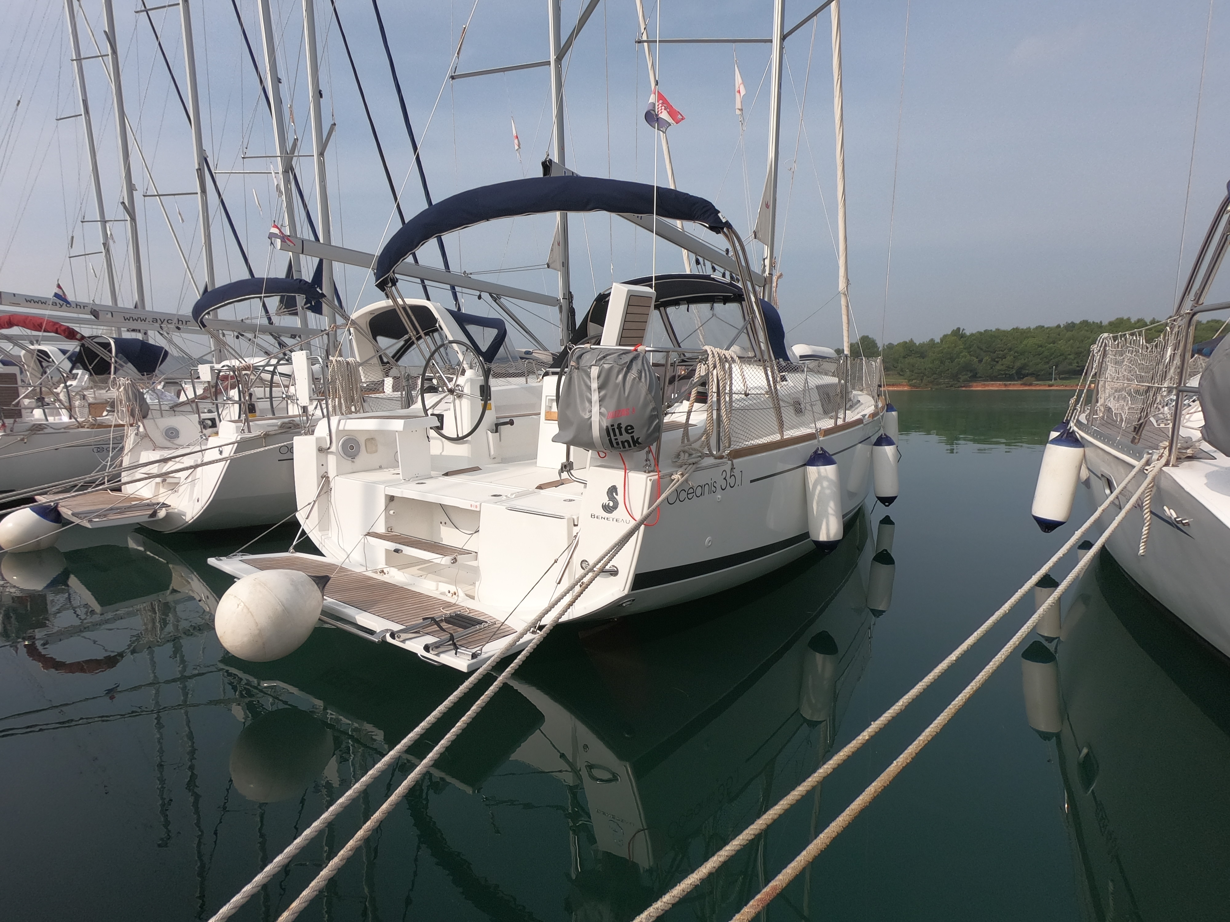 Yacht charter Oceanis 35.1 - Croatia, Istria, Medulin