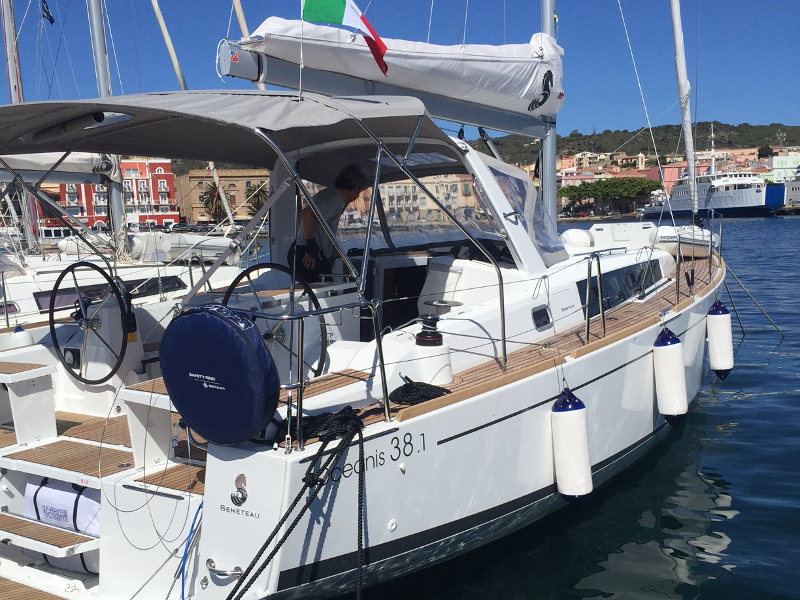 Oceanis 38, Italien, Sardinien, Carloforte