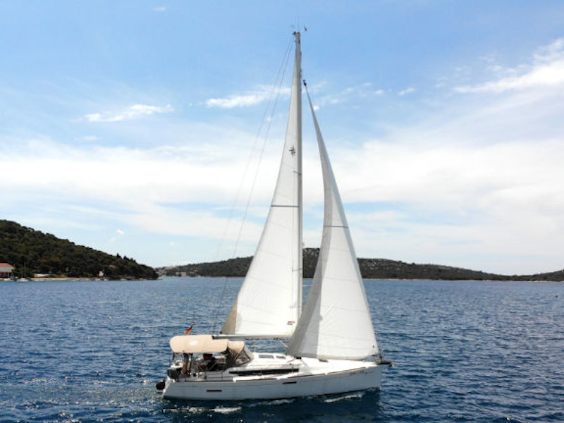 Yachtcharter Sun Odyssey 389 - Kroatien, Mitteldalmatien, Rožnica