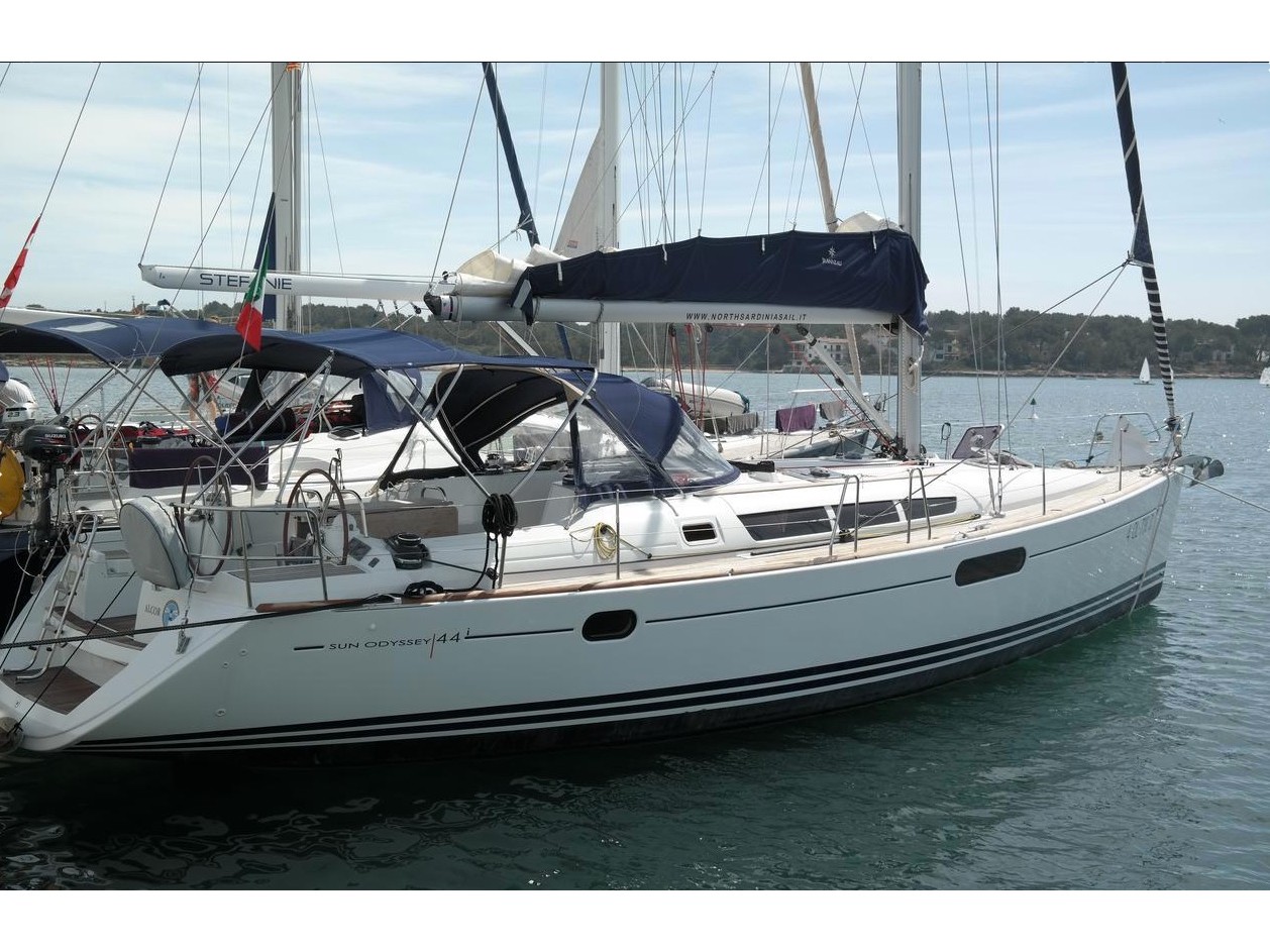 Yacht charter Sun Odyssey 44i - Italy, Sardinia, Portisco