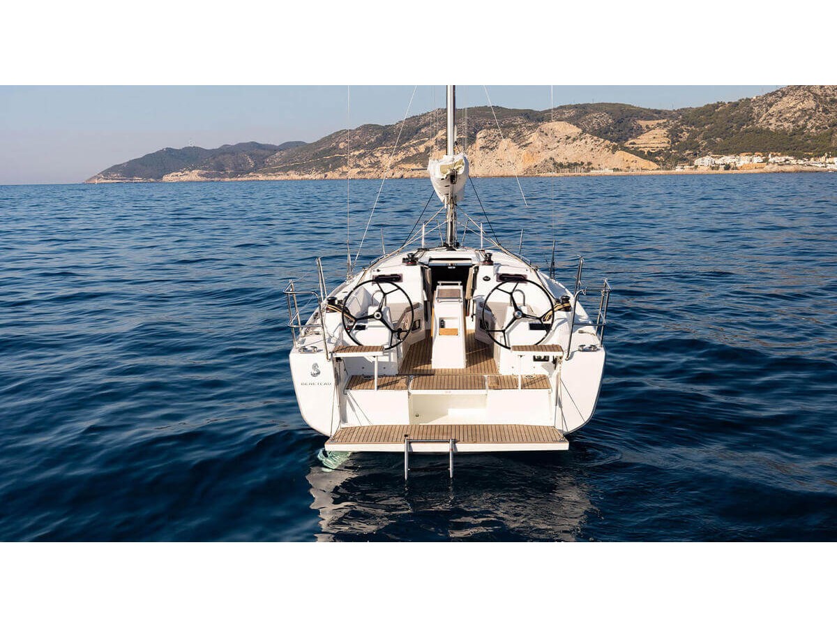 Yacht charter Oceanis 34.1 - Croatia, Northern Dalmatia, Pyrovac