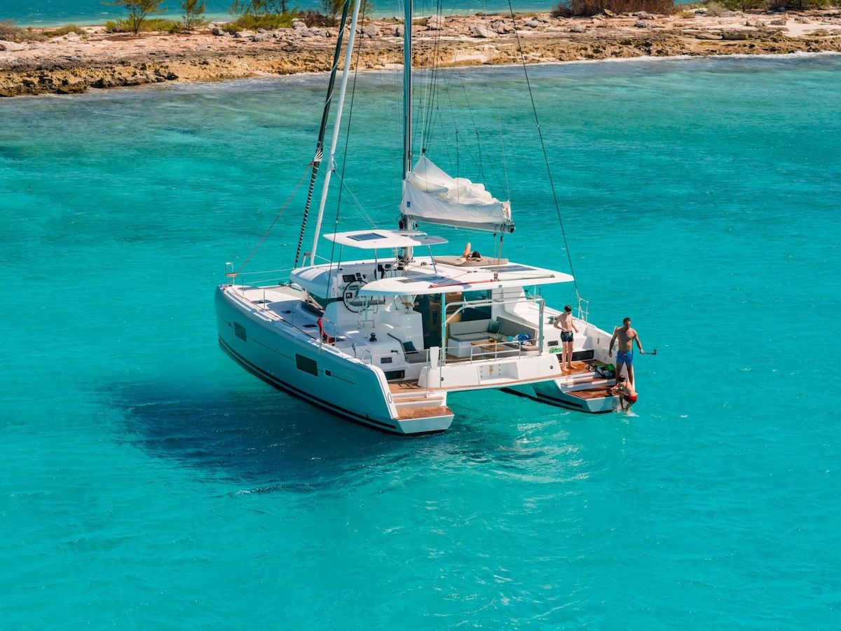 Yacht charter Lagoon 42 - Italy, Sardinia, Portisco