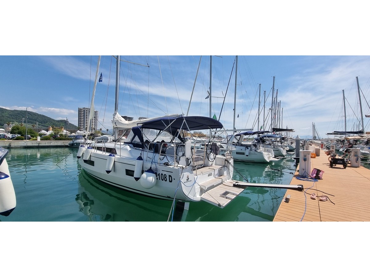 Yacht charter Oceanis 40.1 (3cab) - Italy, Sardinia, Portisco