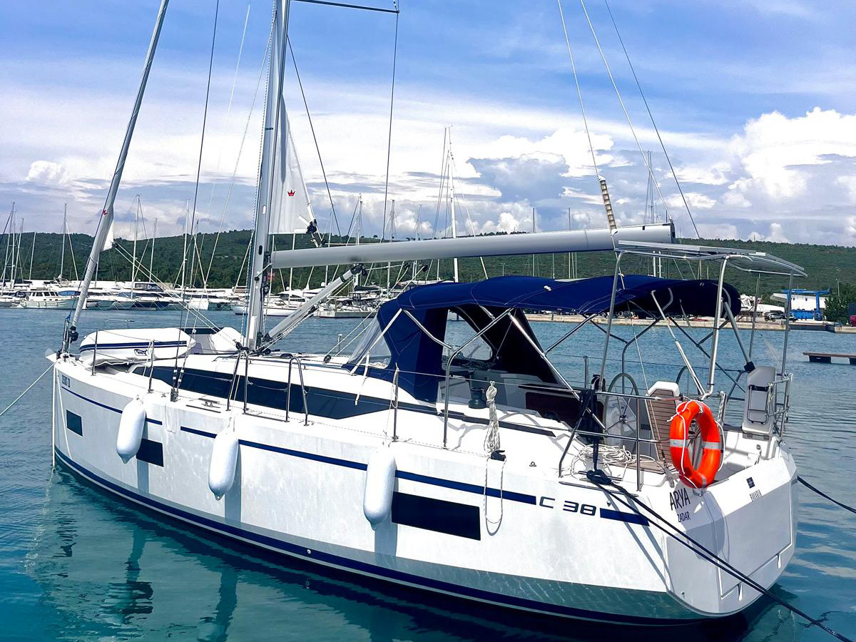 Yacht charter Bavaria C38 - Croatia, Northern Dalmatia, Sukosan