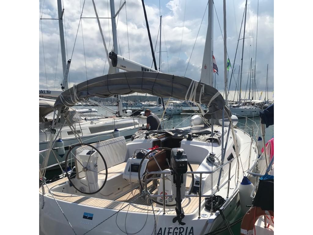 Yacht charter Bavaria Cruiser 37 - Croatia, Northern Dalmatia, Sukosan