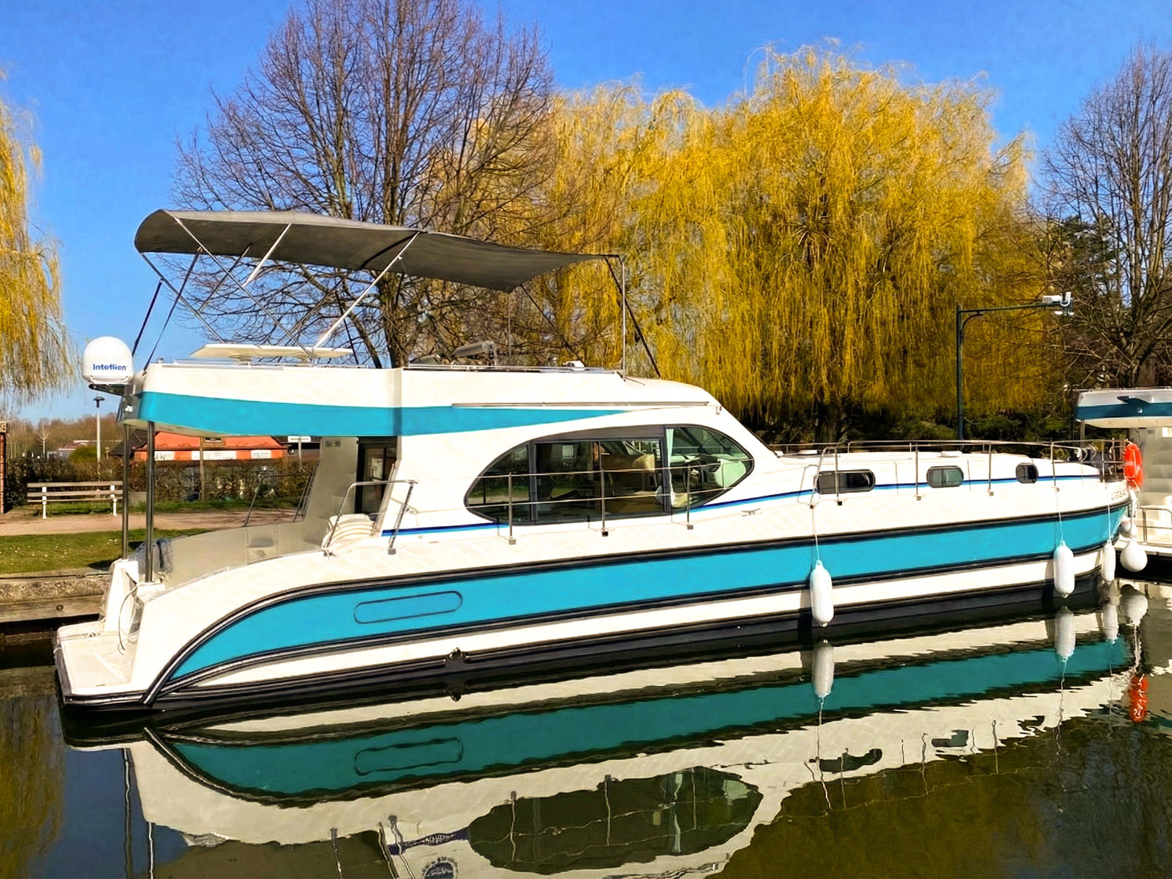 Yacht charter Nicols Sixto Fly C - France, Midi-Camargue, Le Somail